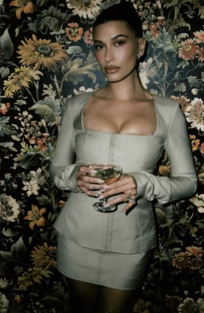 HAILEY BIEBER