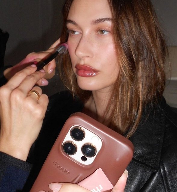 HAILEY BIEBER