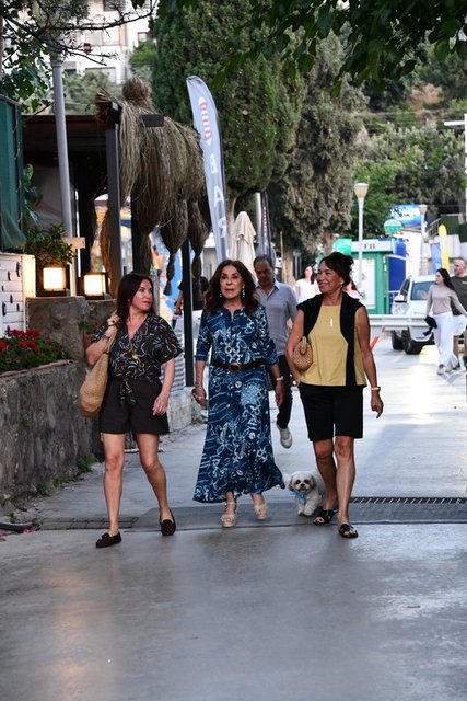 SEDEF İYBAR, SERNUR ÇİFTÇİ, DEMET AKBAĞ