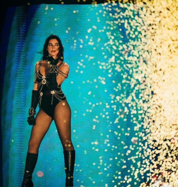 DUA LIPA