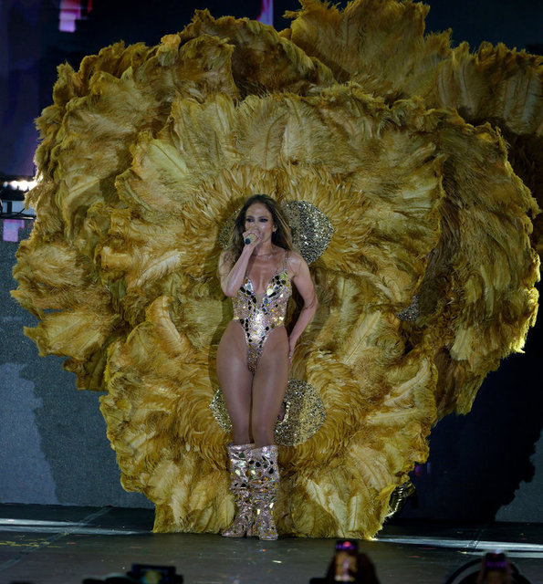 JENNIFER LOPEZ