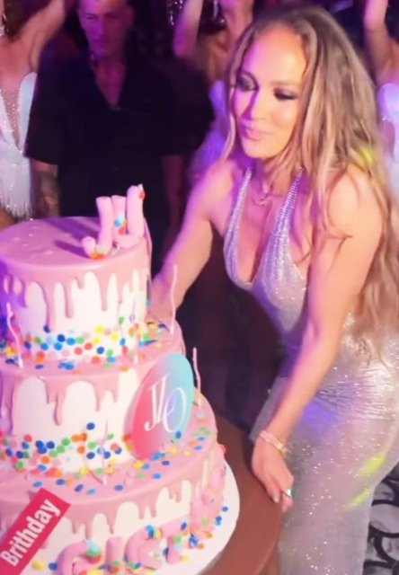 JENNIFER LOPEZ