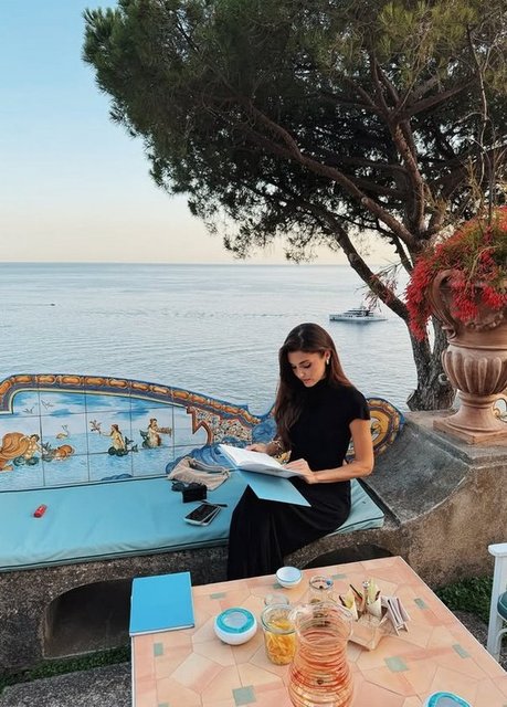 HANDE ERÇEL