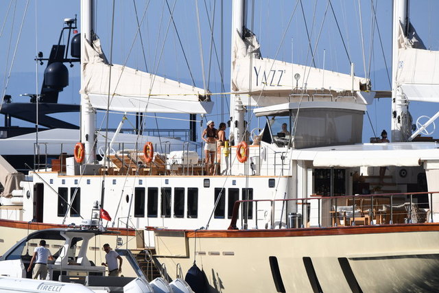 YASEMİN, EMİNE, ELA ÖZİLHAN 