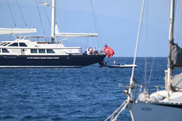 RAHMİ KOÇ, ALEV-HALİS KOMİLİ