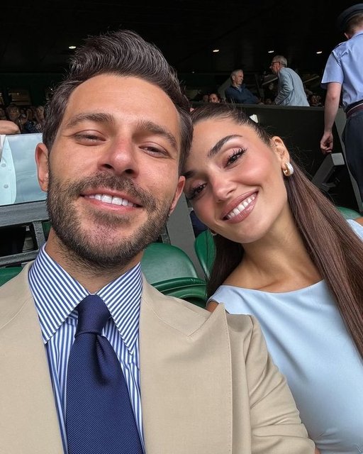 HANDE ERÇEL, HAKAN SABANCI İLE OLAN MUTLU  ANILARINI SOSYAL MEDYADAN SİLDİ