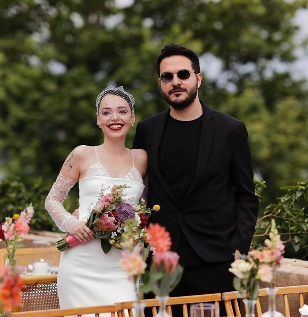 LARA KAMHİ, GEÇTİĞİMİZ YIL BARIŞ FERT İLE EVLENDİ