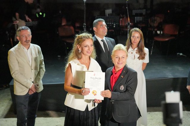 DEMET SABANCI ÇETİNDOĞAN, BEYZA UYANOĞLU