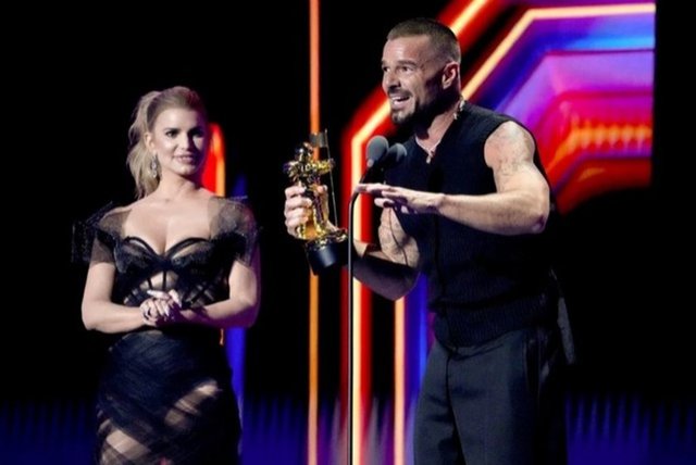 RICKY MARTIN 