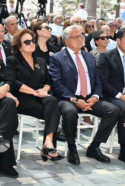 ESKİ BAŞBAKAN MERHUM MESUT YILMAZ'IN EŞİ BERNA YILMAZ VE KARDEŞİ TURGUT YILMAZ AÇILIŞTA DUYGUSAL ANLAR YAŞADI.