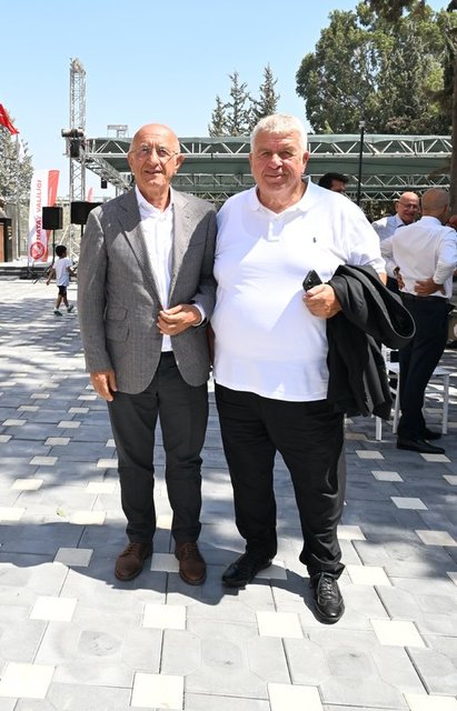 İŞ İNSANLARI ZAFER YILDIRIM VE ZAFER KURŞUN AÇILIŞA BİRLİKTE KATILDI.