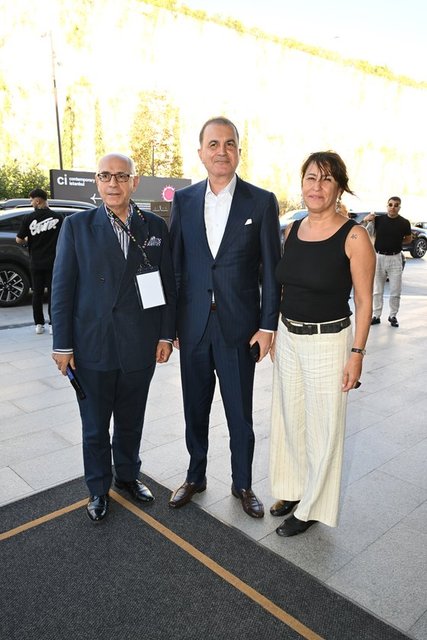 AKADEMİSYEN, YAZAR HASAN BÜLENT KAHRAMAN VE RABİA GÜRELİ, AK PARTİ SÖZCÜSÜ ÖMER ÇELİK İLE CONTEMPORARY ISTANBUL'DA BİR ARAYA GELDİ.