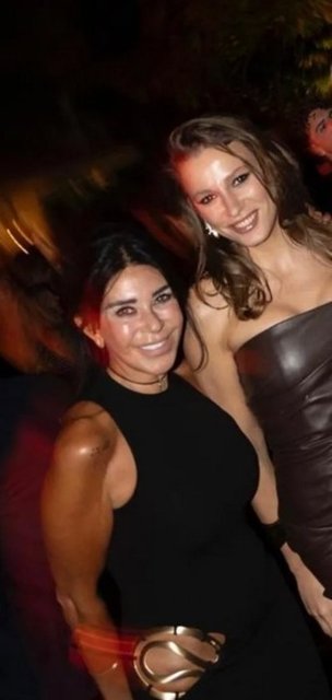 SUZAN SABANCI, SERENAY SARIKAYA