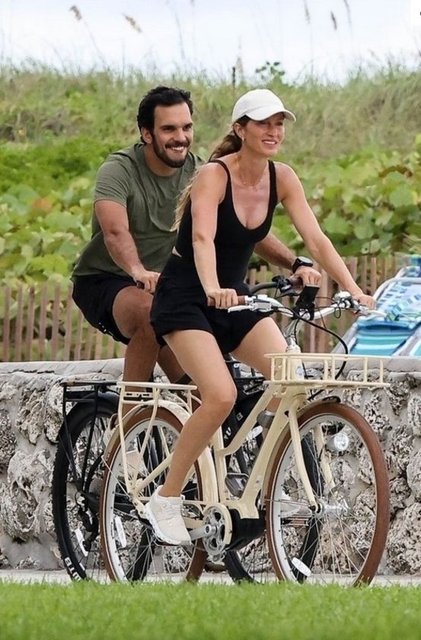 GISELE BUNDCHEN, JOAQUIM VALENTE