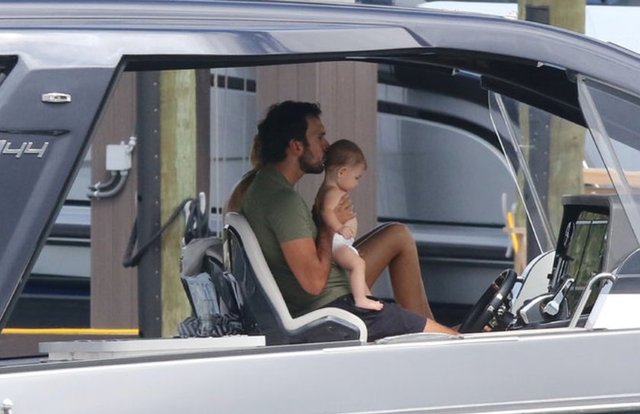 GISELE BUNDCHEN, JOAQUIM VALENTE