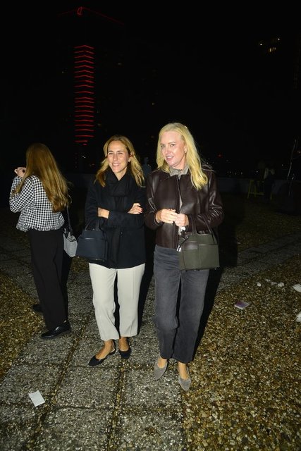 ELLEN NOMMAZ, AYŞECAN ÖZYEĞİN