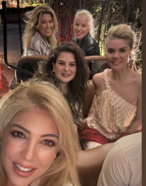 HANDE SEZER