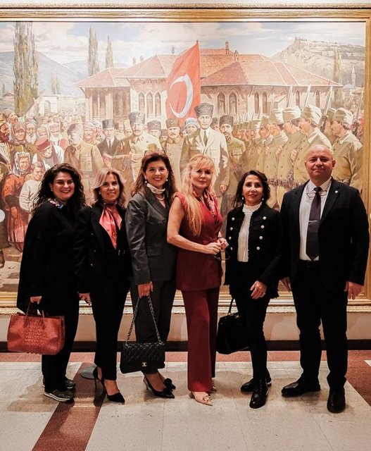BERRİN ZORLU, DR. AYŞEGÜL ALTINBAŞ