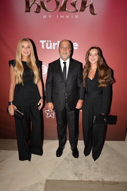 EMEL-NEJDET, YAĞMUR AYAYDIN