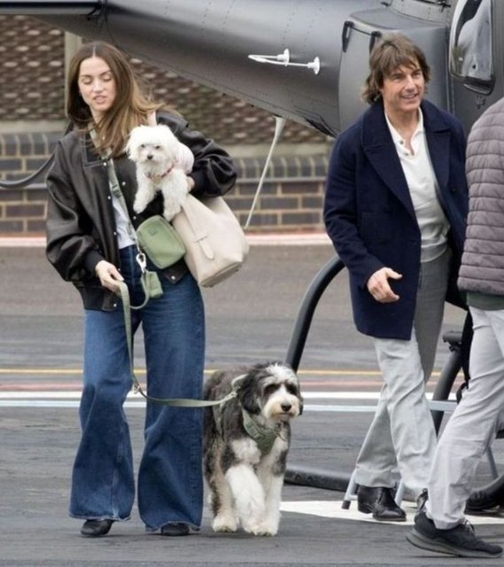TOM CURISE, ANA DE ARMAS