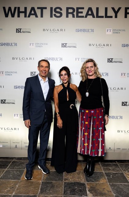 JEFF KOONS, SUZAN SABANCI, JUSTINE KOONS