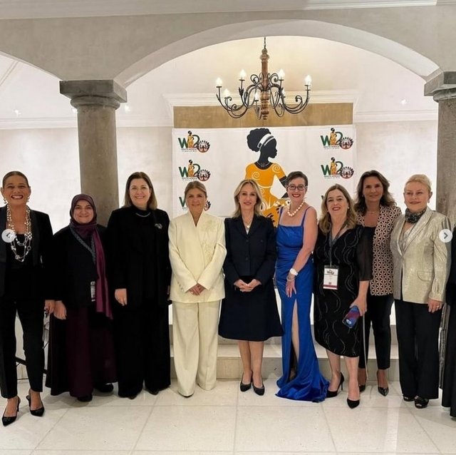 ESİN GÜRAL ARGAT, NİLÜFER BULUT, DEMET SABANCI ÇETİNDOĞAN