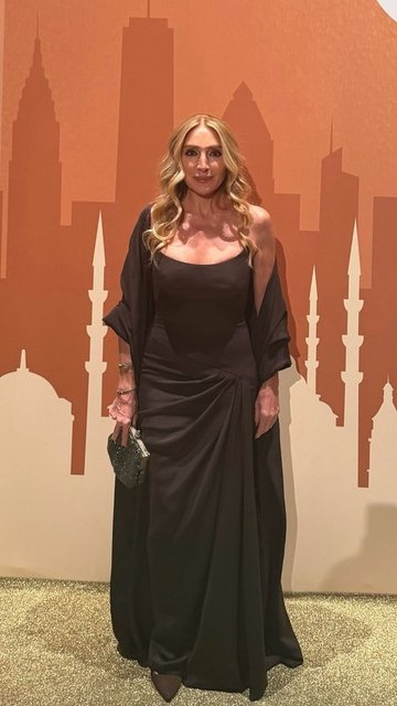 DİLEK HANİF