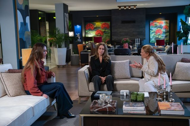 Kızılcık Şerbeti 111. Bölüm Fotoğrafları