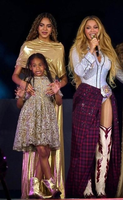 BLUE IVY, BEYONCE