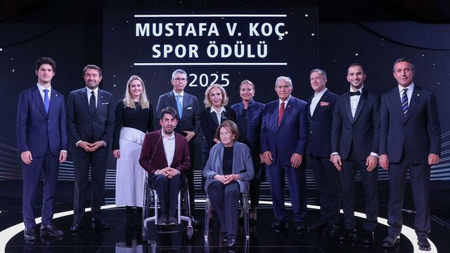 KERİM RAHMİ KOÇ, MURAT AKSU, ESRA, CAROLINE, ALİ KOÇ, ÇİĞDEM SİMAVİ,SEMAHAT ARSEL, ENVER YILDIRIM, ABDULLAH ÖZTÜRK