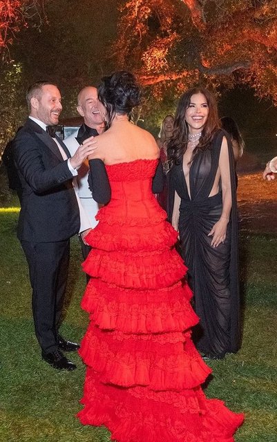 KRIS JENNER, JEFF BEZOS
