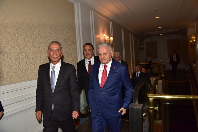 ADNAN POLAT, MEHMET SEVİGEN VE TÜRKİYE CUMHURİYETİ ESKİ BAŞBAKANI BİNALİ YILDIRIM DÜĞÜN TÖRENİNDE BİR ARAYA GELDİLER