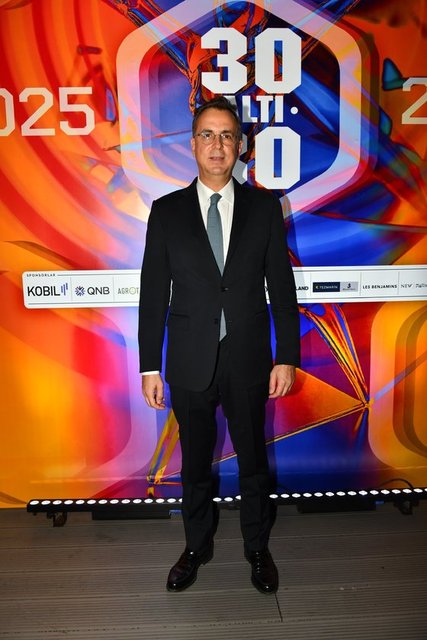 MURAT ÖZYEĞİN 