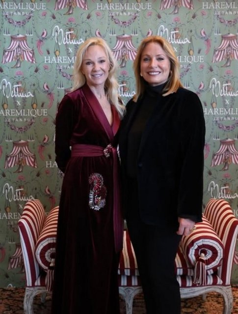 BETTINA MACHLER, CAROLINE KOÇ