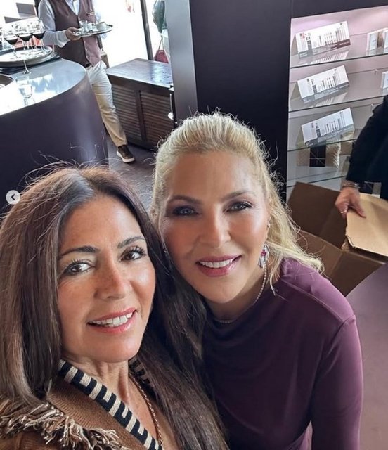 ARZU SABANCI, ŞEBNEM ÇAPA