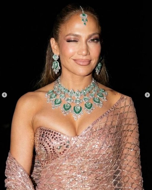 JENNIFER LOPEZ