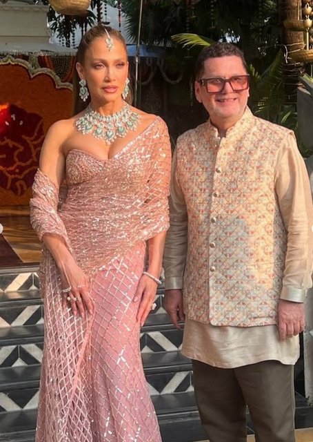 JENNIFER LOPEZ