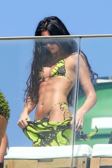 DUA LIPA