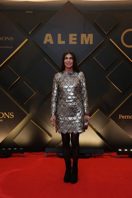 ZEYNEP ÜSTÜNEL