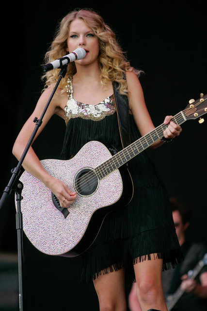 TAYLOR SWIFT