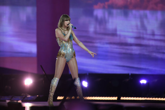 TAYLOR SWIFT