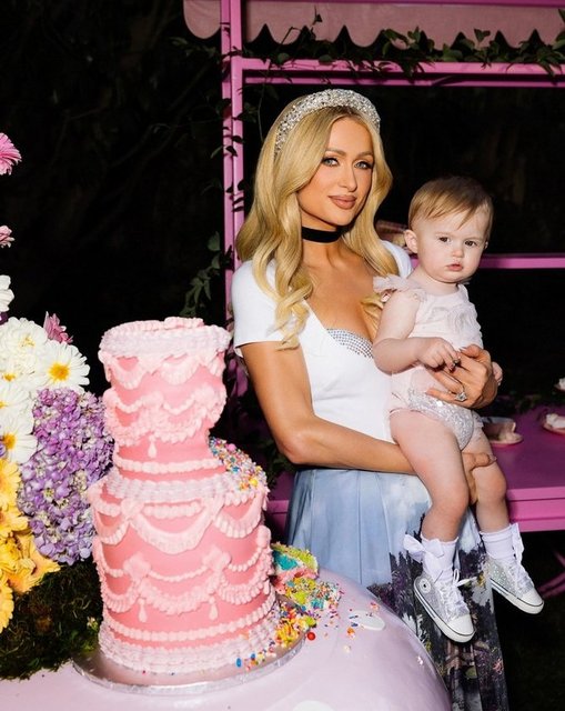 PARIS HILTON 