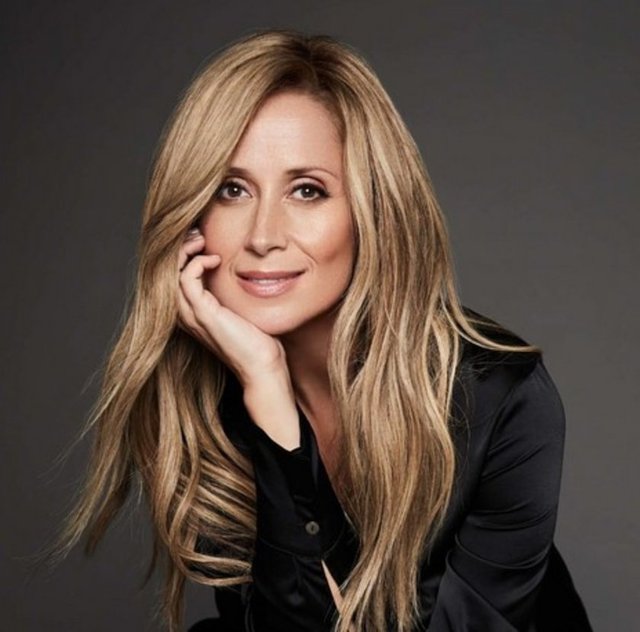 LARA FABIAN
