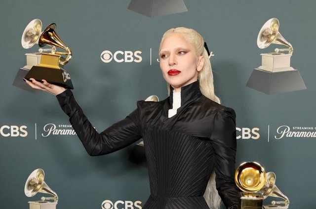 LADY GAGA
