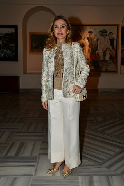 ESRA ÖZTÜRK 