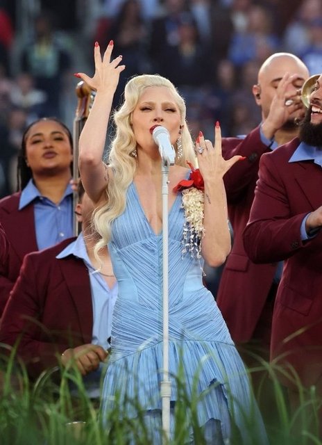 LADY GAGA