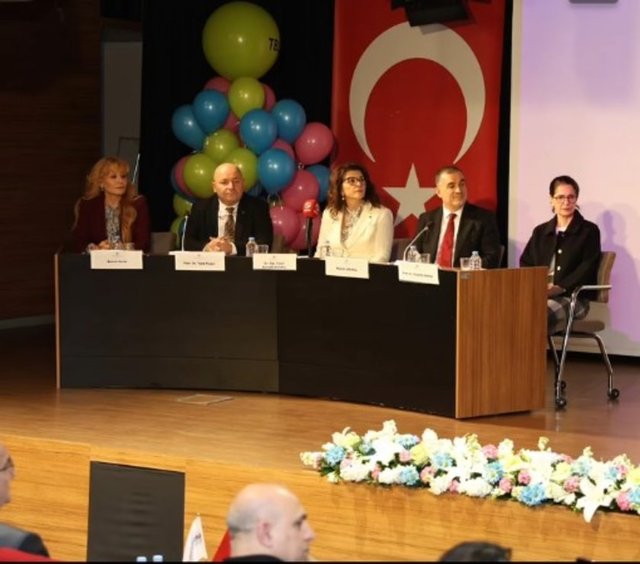 BERRİN ZORLU, DR. AYŞEGÜL ALTINBAŞ