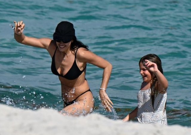IRINA SHAYK, LEA COOPER