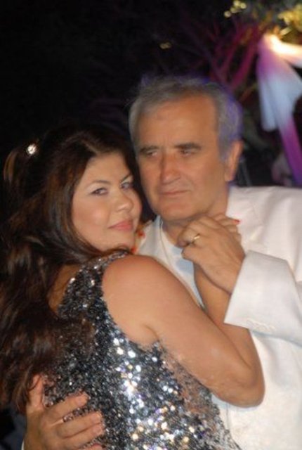 GAYRİMENKUL BLOKAJI: BESİM TİBUK, SERAP TİBUK ADINA KAYITLI 3 DAİRE ÜZERİNDE HAK İDDİA EDEREK MAHKEME KARARIYLA BU TAŞINMAZLARA SATIŞ VE DEVİR YASAĞI (İHTİYATİ TEDBİR) KOYDURMUŞTUR. -   -  