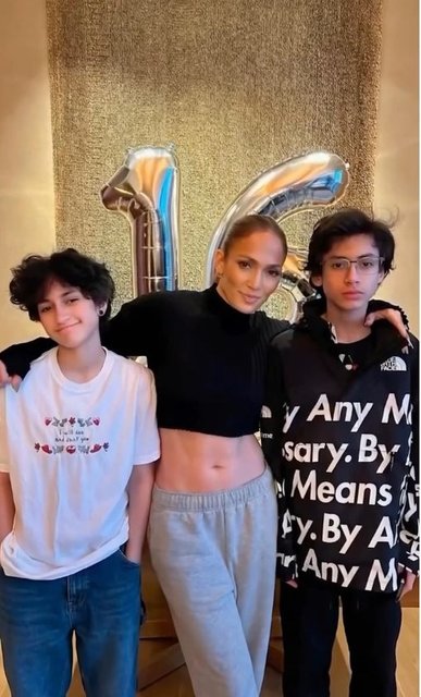 JENNIFER LOPEZ, EMME MARIBEL MUNIZ, MAXIMILIAN DAVID MUNIZ -  -  